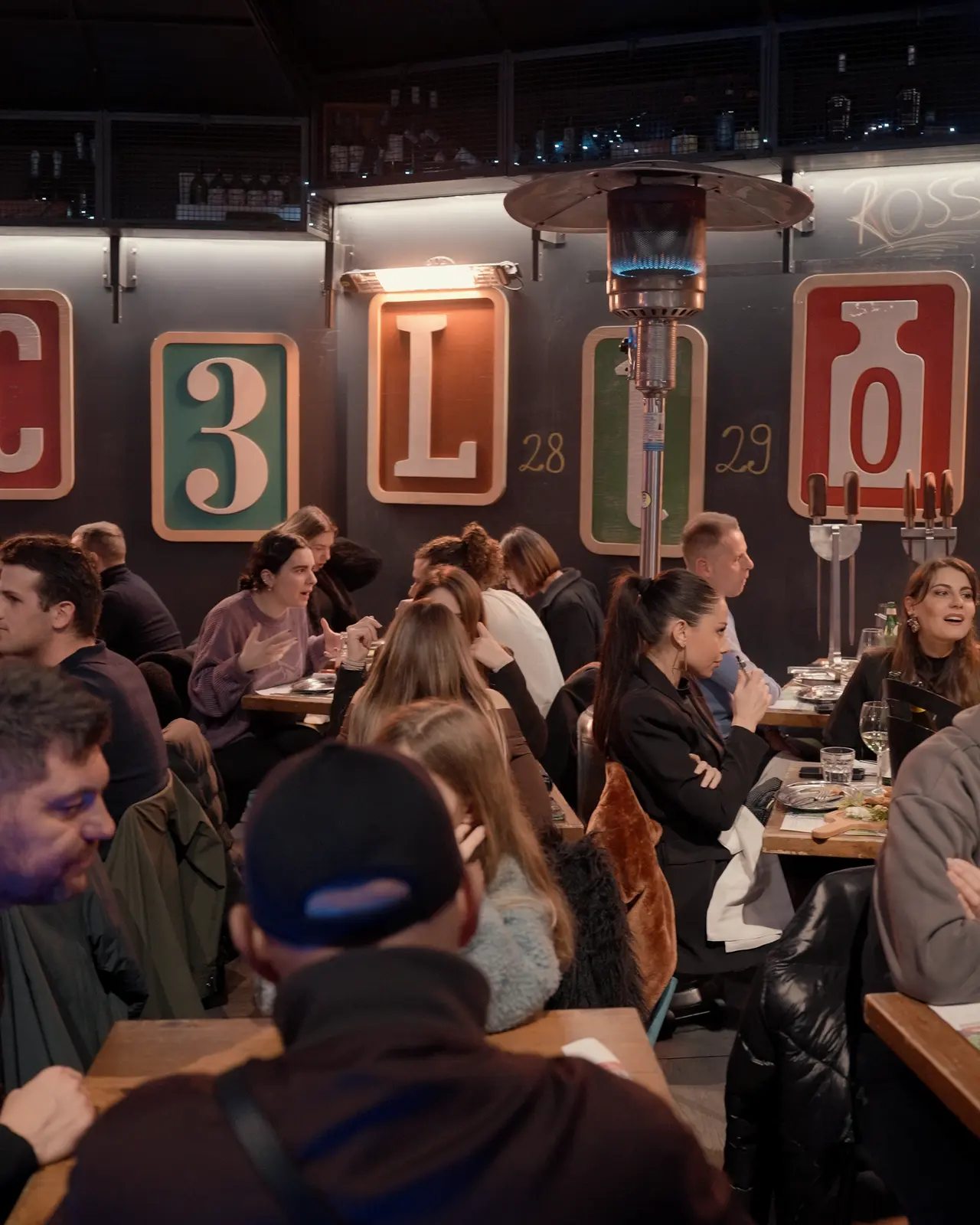Una serata cena cantata da Macello